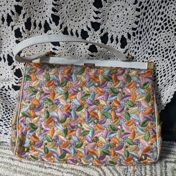 60s Vintage Embroidered Handbag - Picture 5 of 11